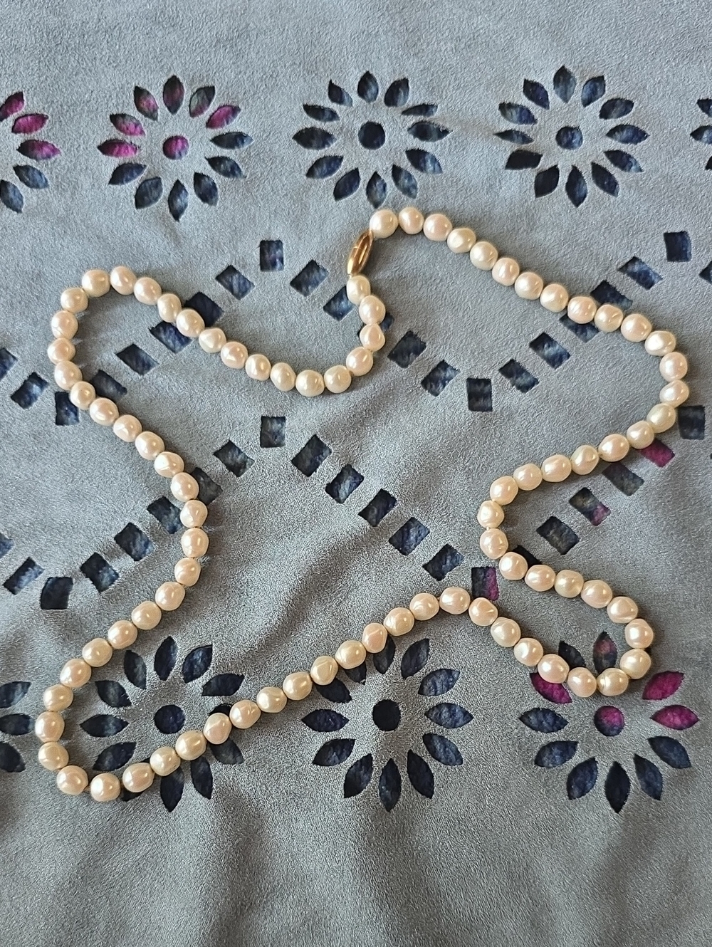Classic Pearl Necklace - Ivory Pearls 24 Inches